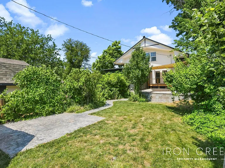 409 W Ada St — Photo 31