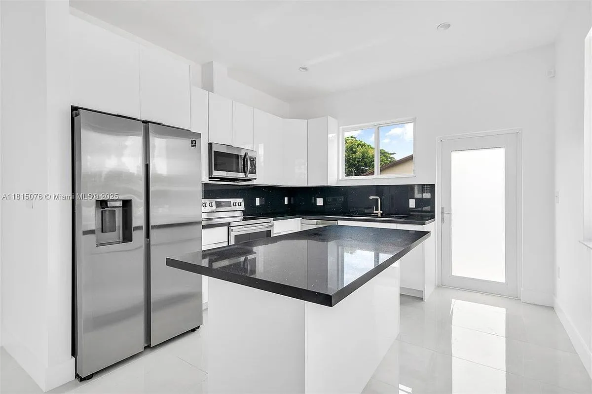 Building Photo - 785 SW 7th Ave #HOME