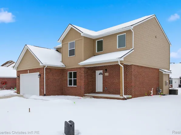 23188 Waterview Dr, New Boston, MI 48164