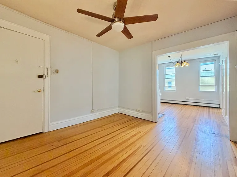 409 Monmouth St #3 — Photo 5