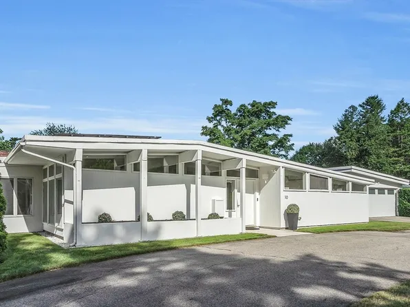 10 Nutmeg Ln, Andover, MA 01810