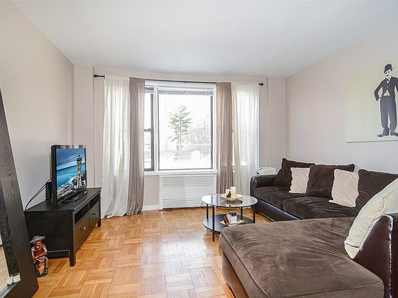 3rd image of 645 W 239th St APT 1A