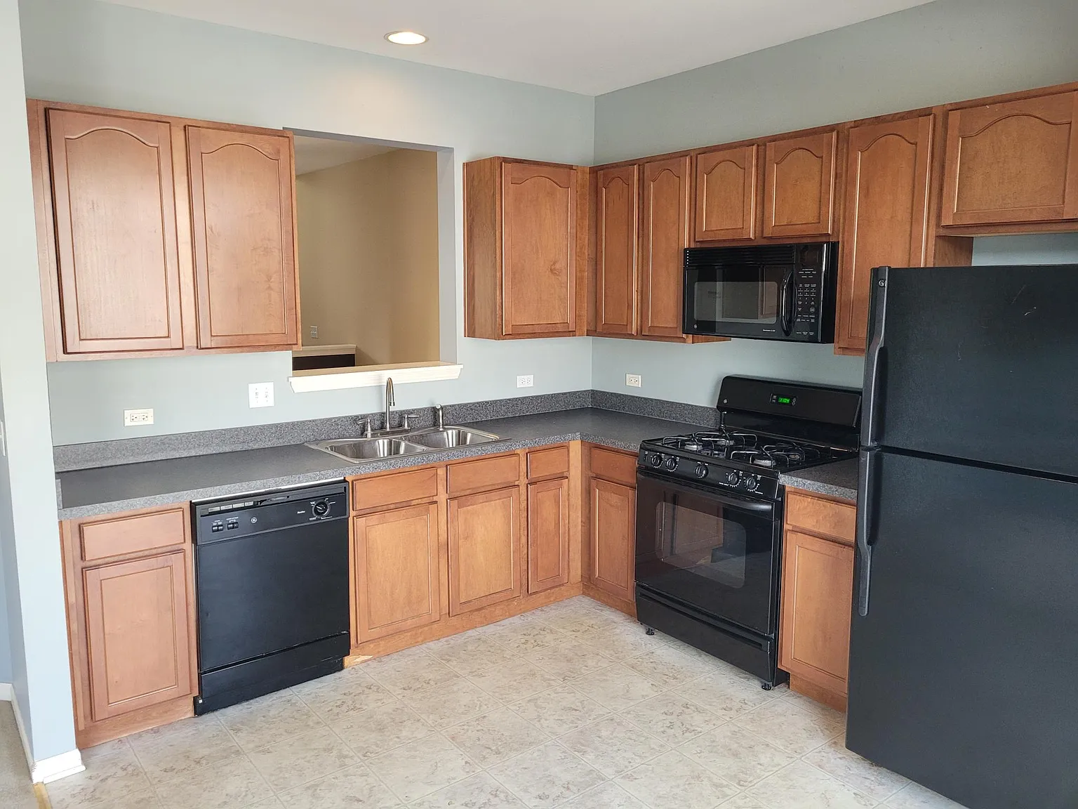 830 Summit Creek Dr — Photo 4
