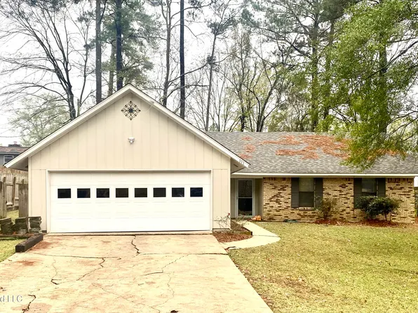 111 Sara Dr, Brandon, MS 39042