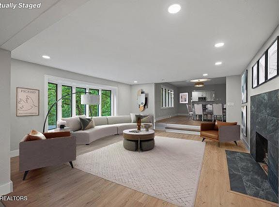 3rd image of 6020 Weems Rd