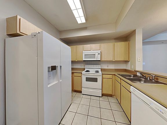 5th image of 1101 Vintage Village Ln #1102