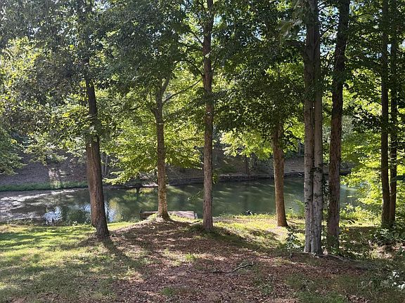 5th image of 150 Walnut Lane Ext