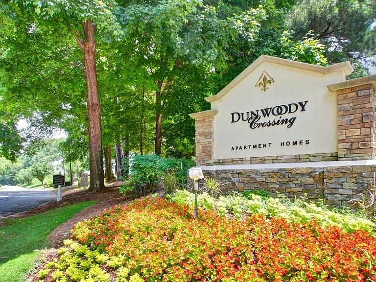 Dunwoody Crossing — Photo 22