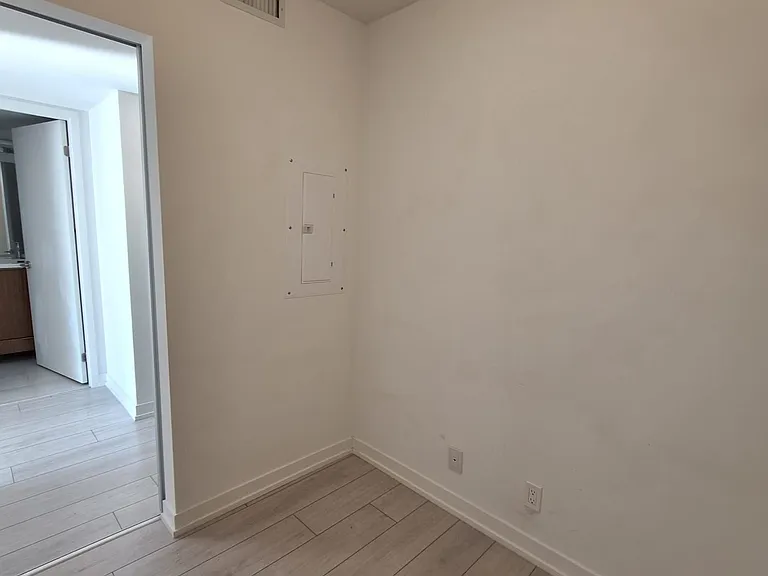 60 Shuter St #2508 — Photo 15