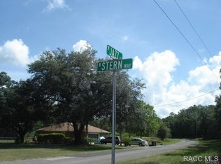 8818 N Stern Way, Citrus Springs, FL 34434