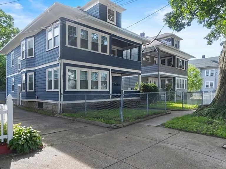 Narragansett Blvd — Photo 1