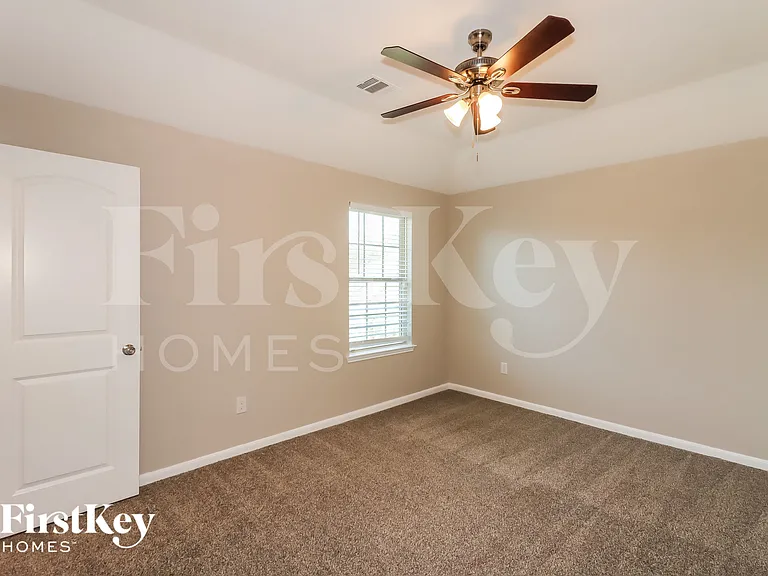 28008 Langsdale Ct — Photo 11