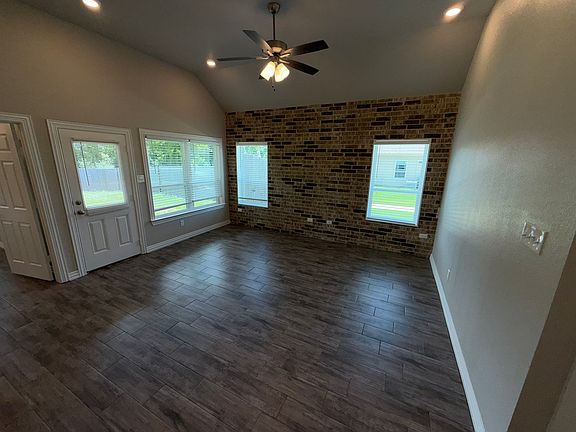 3rd image of 3230 Fenway Cir
