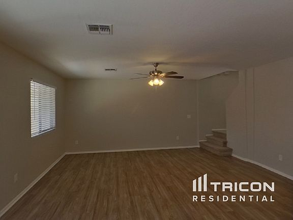 3rd image of 40155 W Thornberry Ln