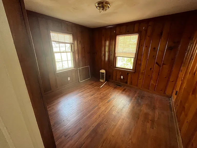 3220 N Fulton Ave — Photo 5