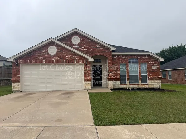 924 Marist Dr, Fort Worth, TX 76120