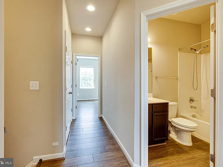 14263 Travilah Rd — Photo 21