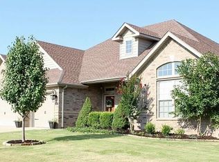 4004 SW Staverton Dr, Bentonville, AR 72713