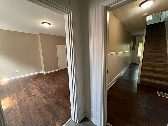 2nd image of 1104 Brabec St