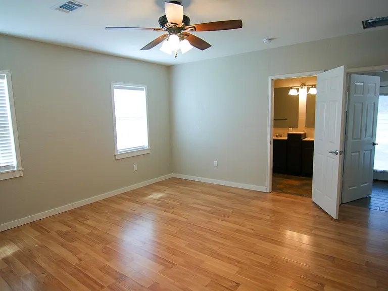 207 County Road 3214 — Photo 9