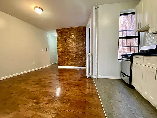 Rented by Bruma Realty LLC | media 6