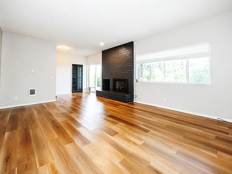 8142 Comox Rd — Photo 14