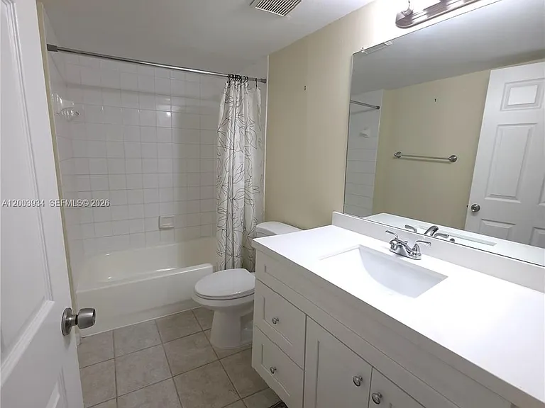 5051 Wiles Rd #201 — Photo 28