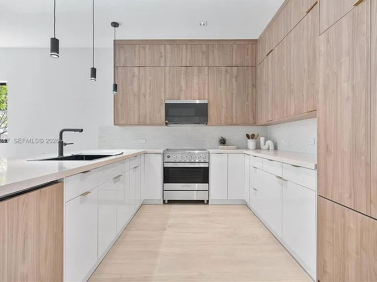 4715 NE Miami Ave #2 — Photo 1