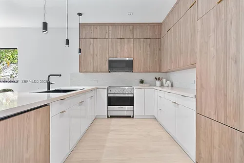 4715 NE Miami Ave #2 Photo 1