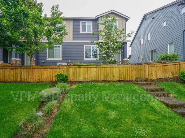 2023 NE Four Seasons Ln, Vancouver, WA 98684