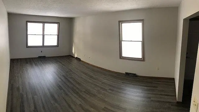2 bed, 1000 sqft, $1,150 — Photo 4