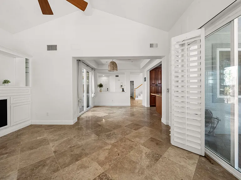 1546 Black Walnut Dr — Photo 17