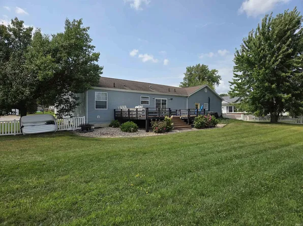 9828 N Lincoln Rd Pier 418, Syracuse, IN 46567