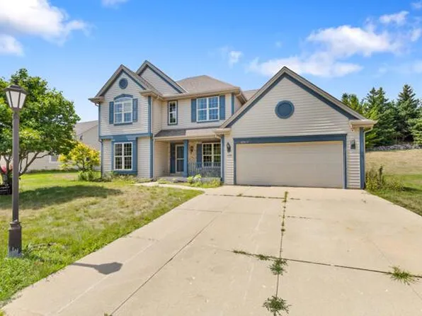 1678 Hunter ROAD, Waukesha, WI 53189