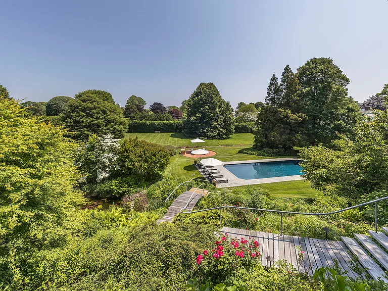 17 Apaquogue Rd — Photo 10