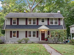 46 Henry St, Glen Rock, NJ 07452
