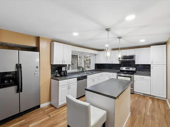 549 Lake Avenue, Manchester, NH 03103