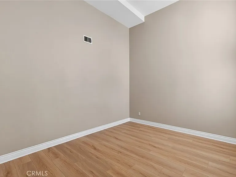 18259 Minnehaha St — Photo 31