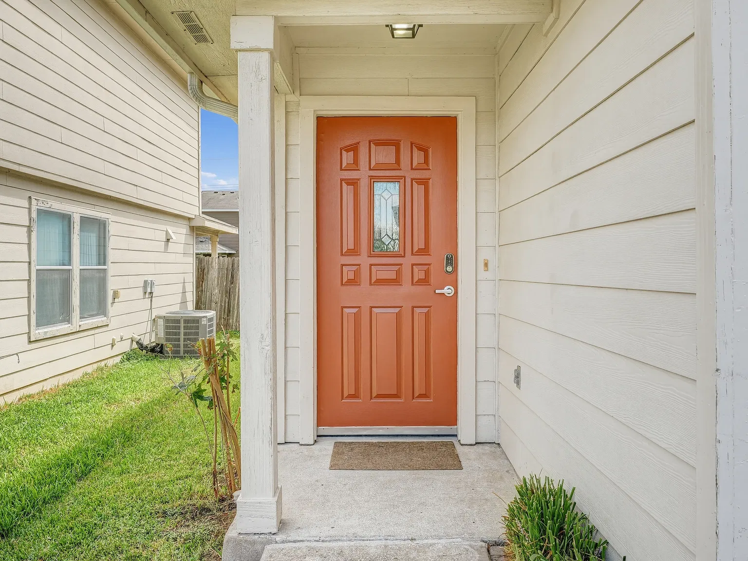 4 bed, 1586 sqft, $2,200 — Photo 3