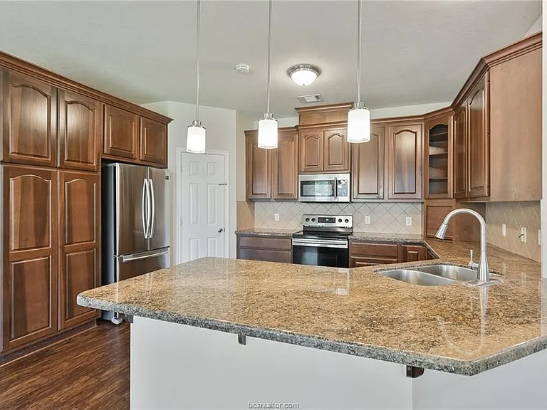1219 Harrisonburg Ln — Photo 5
