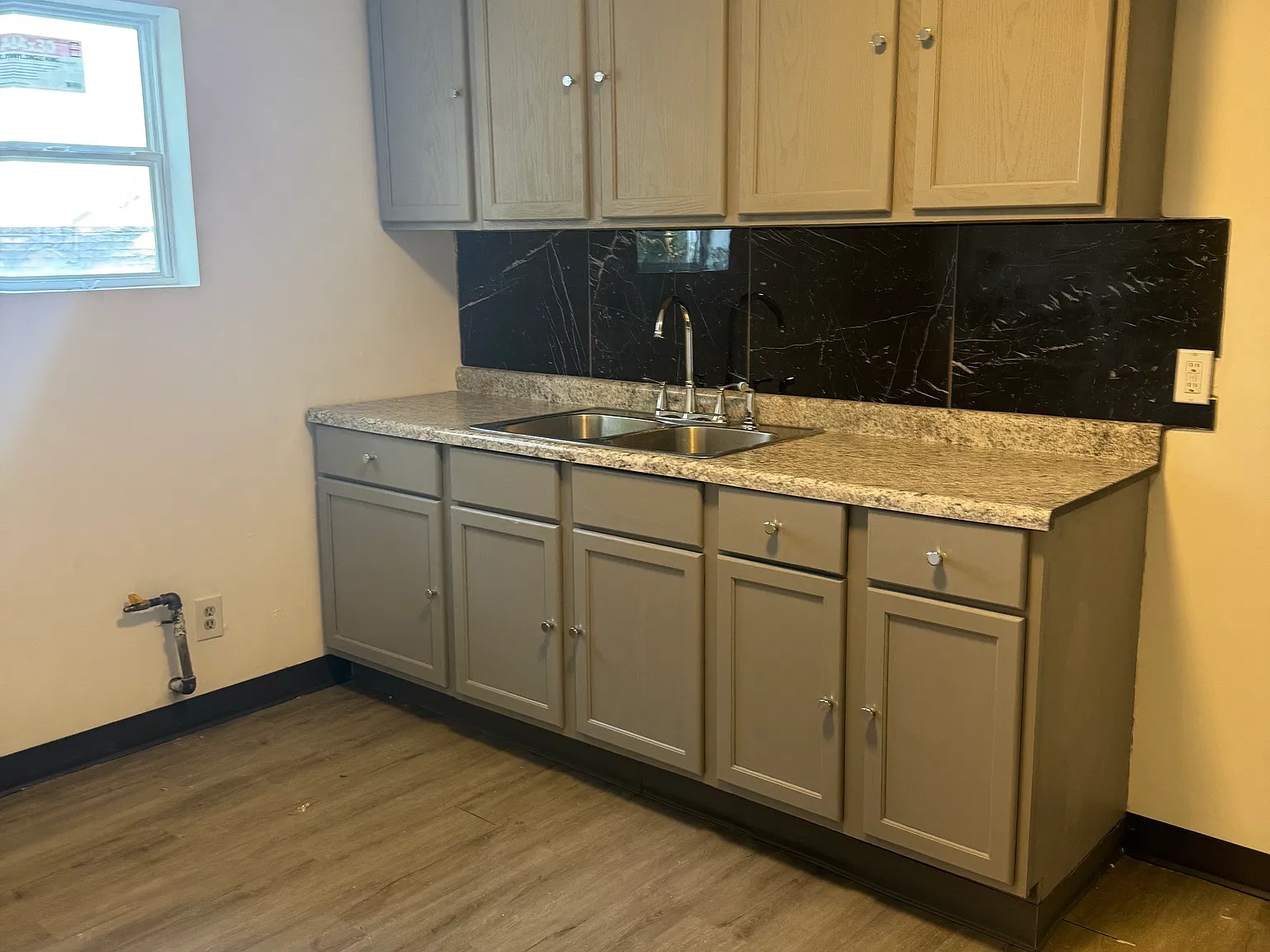 2 bed, 1100 sqft, $1,150 — Photo 2