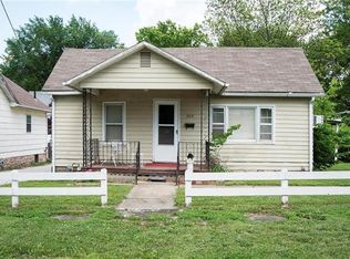 309 5th St, Osawatomie, KS 66064