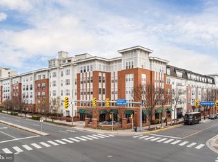 2665 Prosperity Ave APT 222, Fairfax, VA 22031