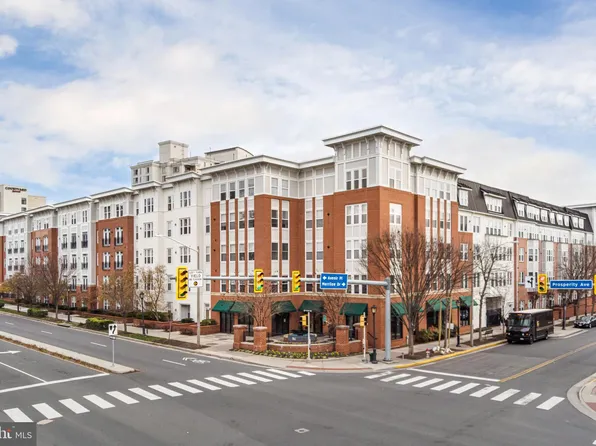 2665 Prosperity Ave APT 222, Fairfax, VA 22031
