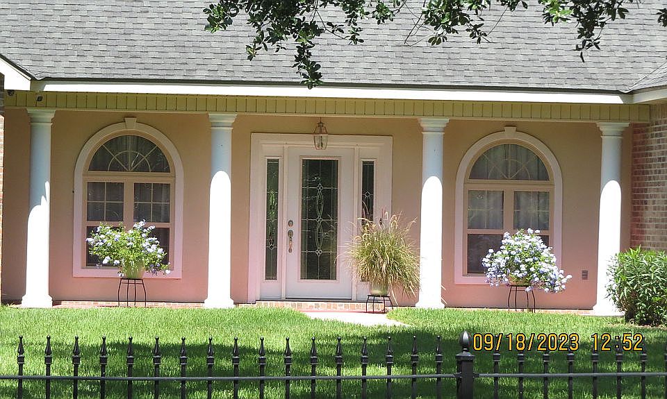 2nd image of 1010 Isabelle St