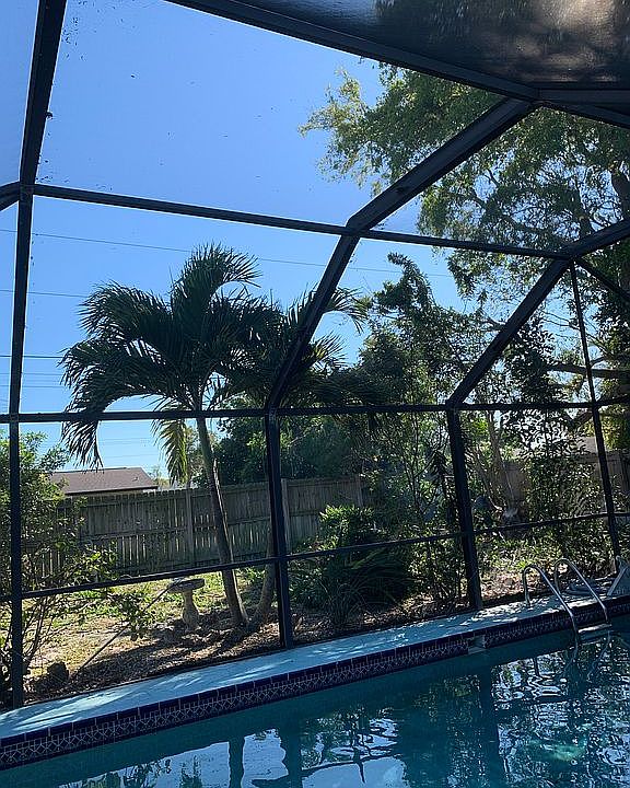 Large pool with Cage