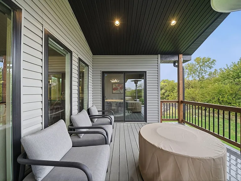 8920 Shadow Creek Ln — Photo 19
