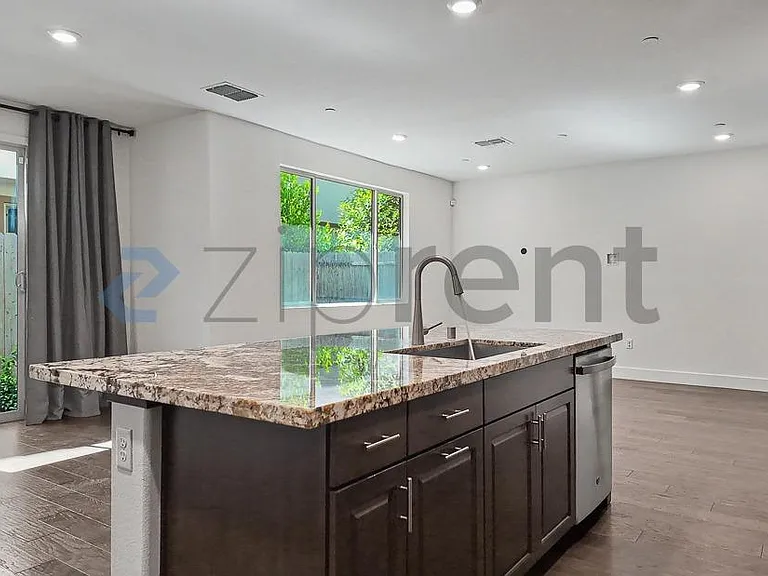 10568 Trill Way — Photo 13