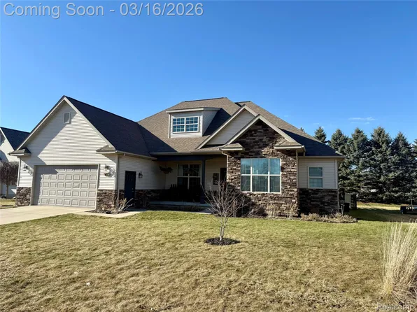 437 Golfside Dr, Lapeer, MI 48446
