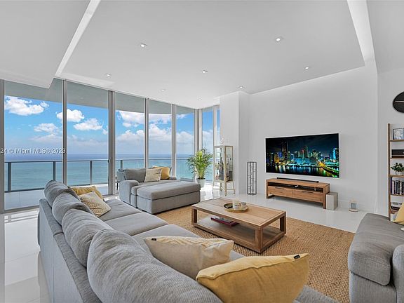 4th image of 17475 Collins Ave Unit 1901